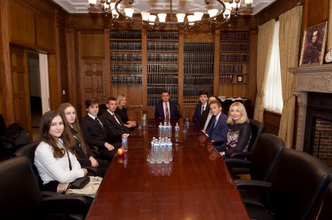 Maturzyści 2019/2020 – wspomnienie wycieczki do Konsulatu Generalnego RP