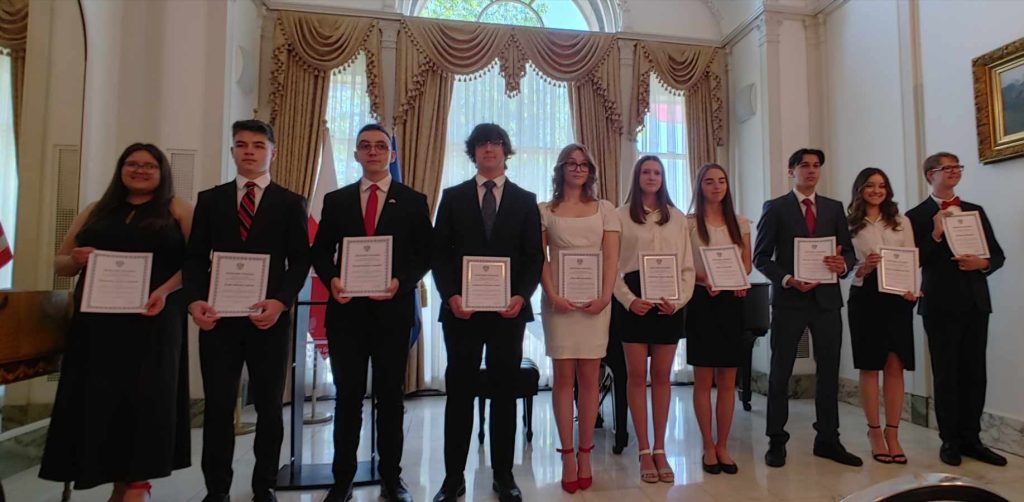 Uroczyste pożegnanie Uczniów 4LO w Konsulacie RP