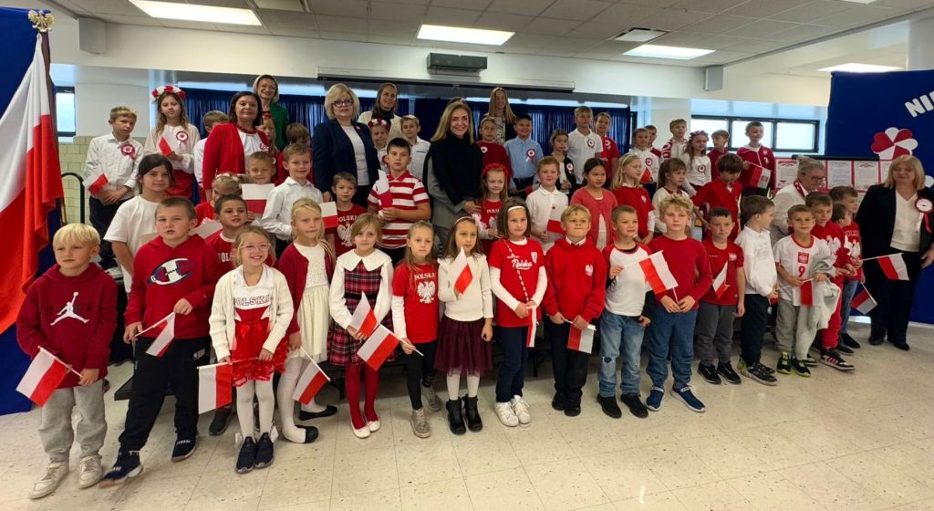 „Szkoła do hymnu”