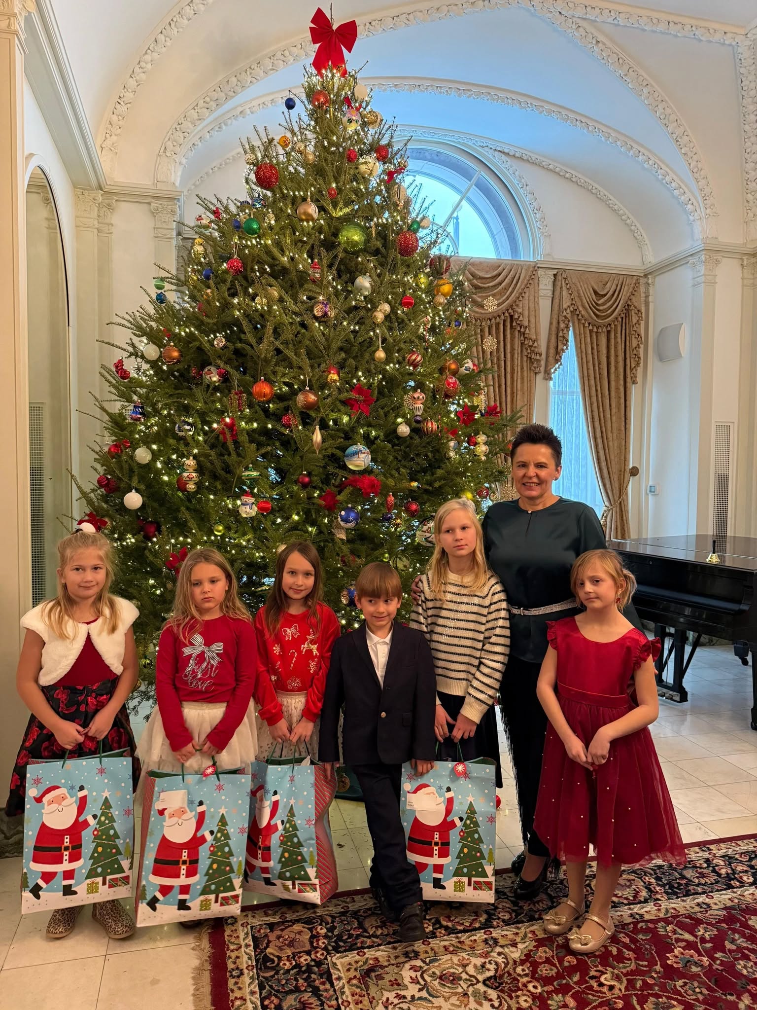 Święty Mikołaj w Konsulacie RP